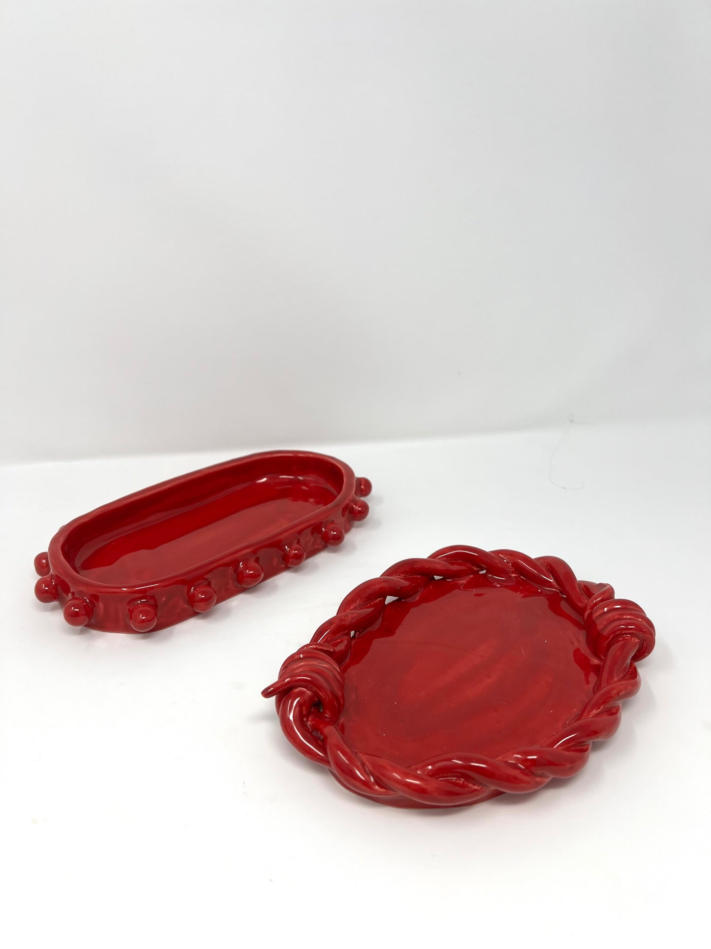 Red Barbwire Tray