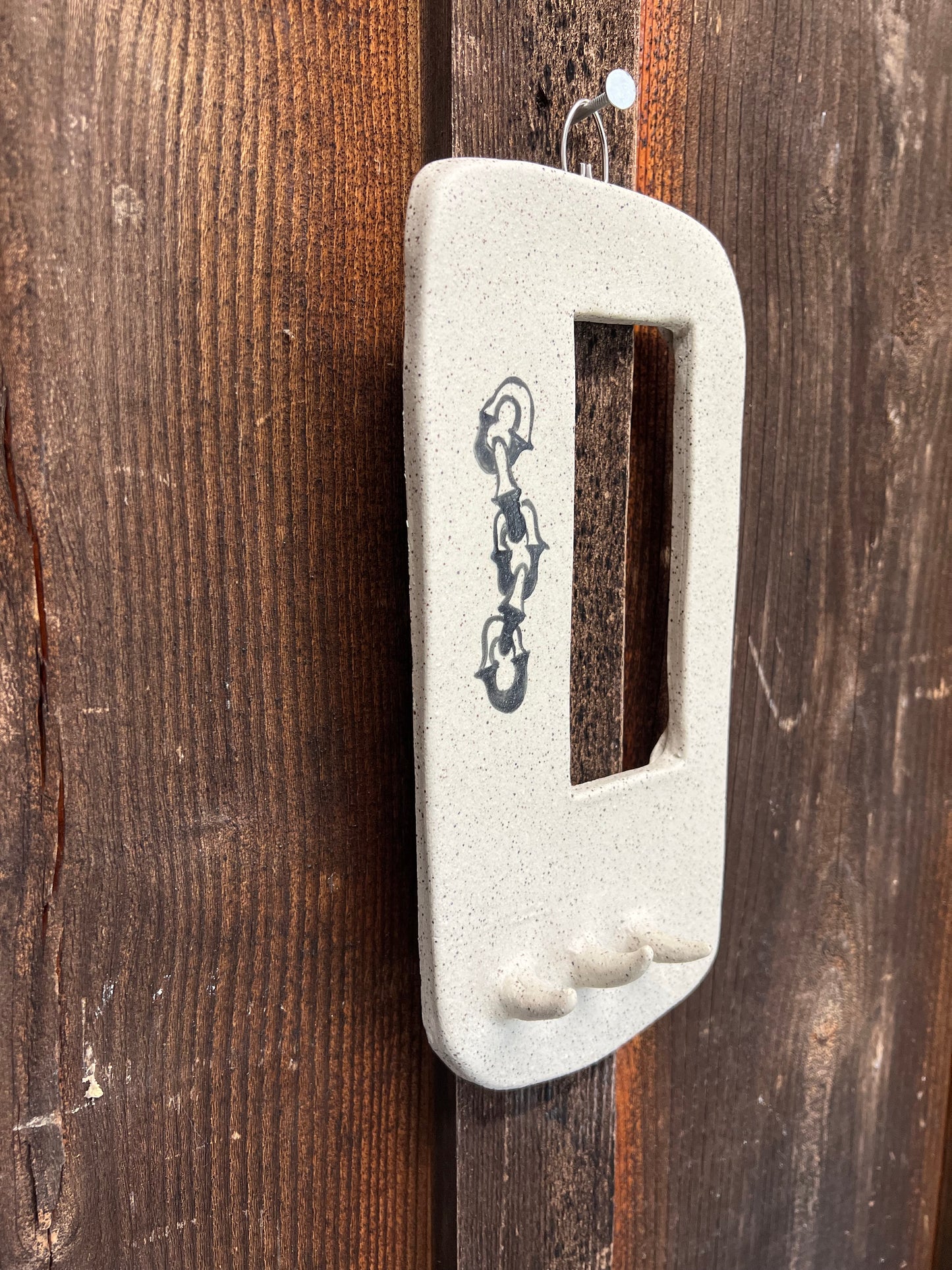 Chain Picture Frame with Spiked Hooks
