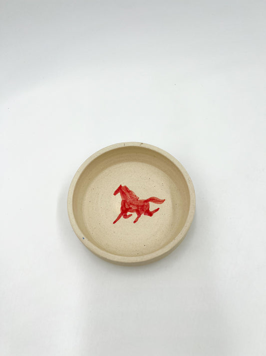 Red Horse in the Wind Dish